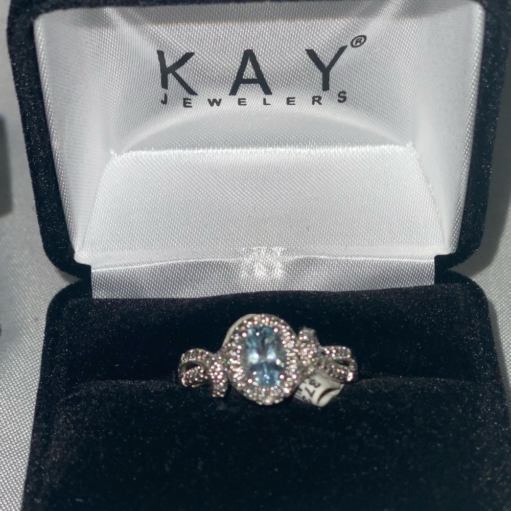 Kay jewelers Aquamarine ring size 7